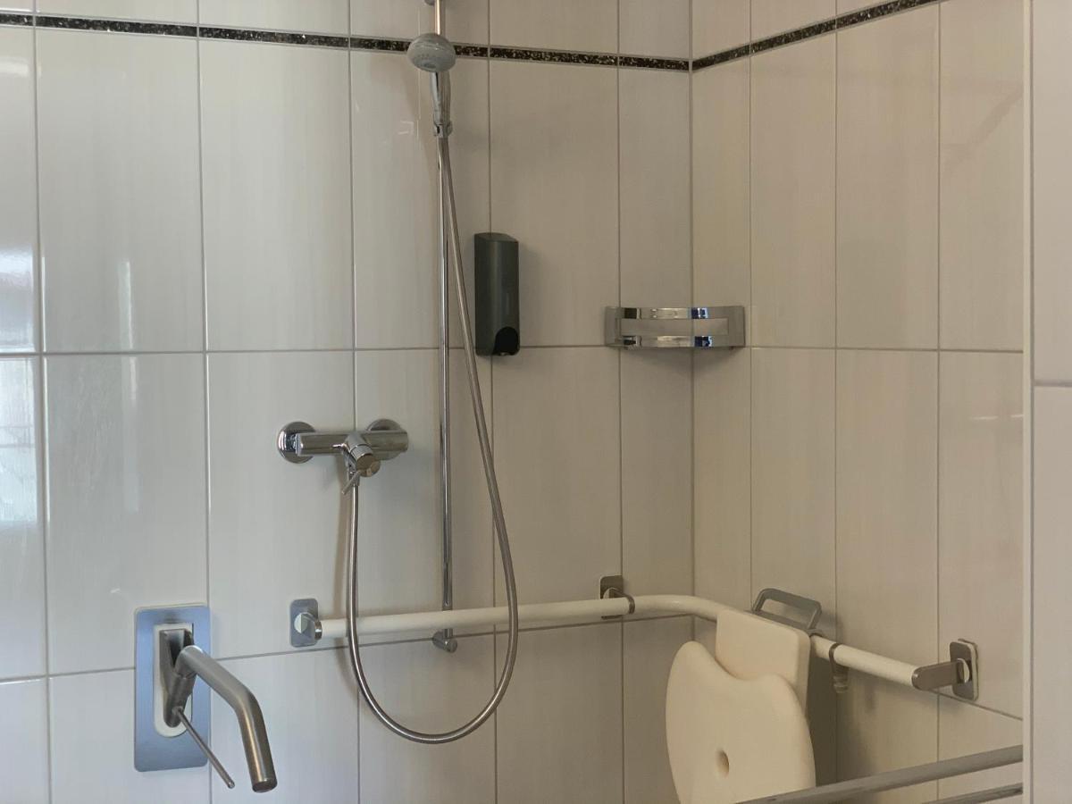 Swiss Hotel La Couronne Avenches Kamer foto