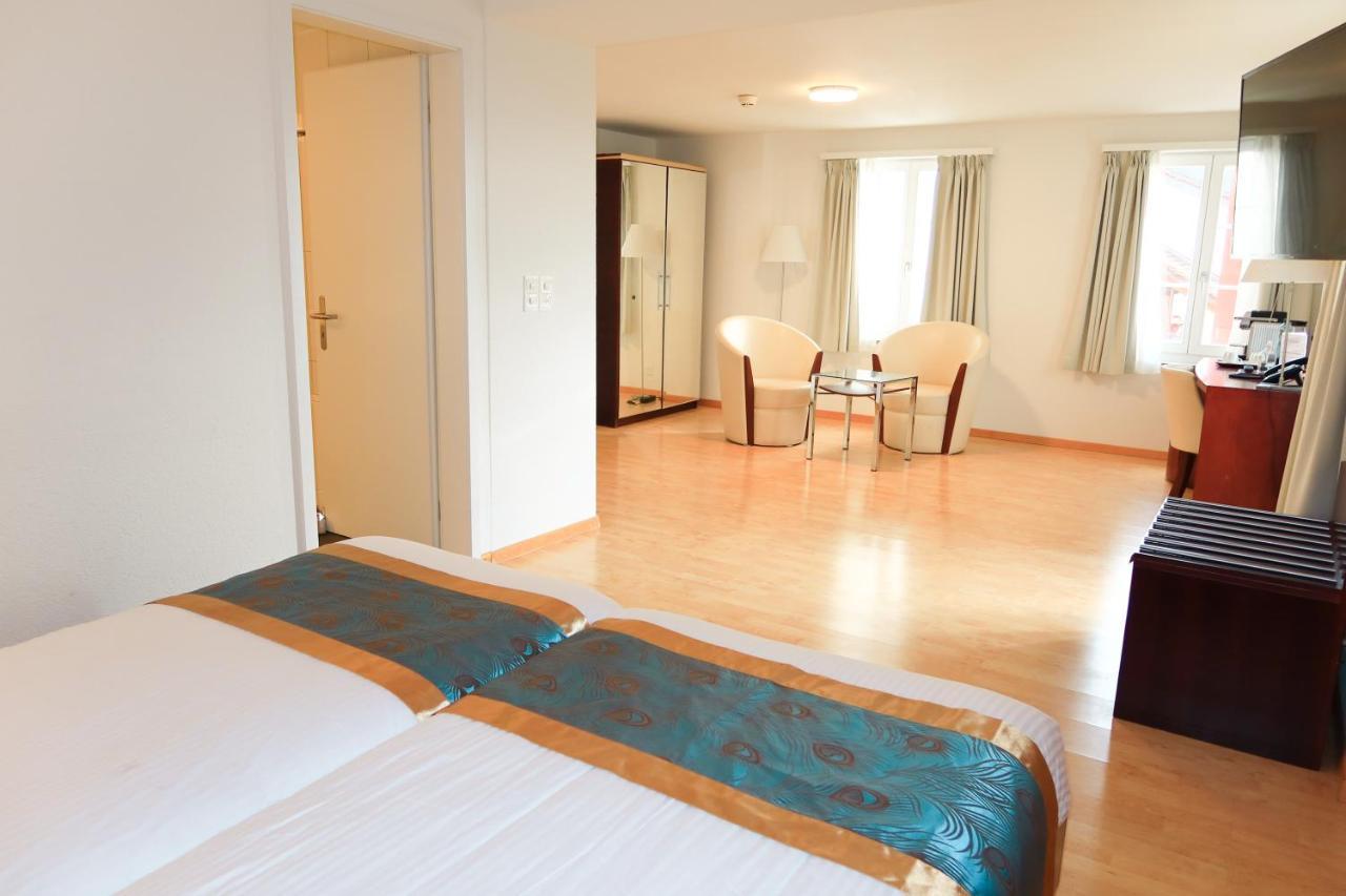 Swiss Hotel La Couronne Avenches Buitenkant foto
