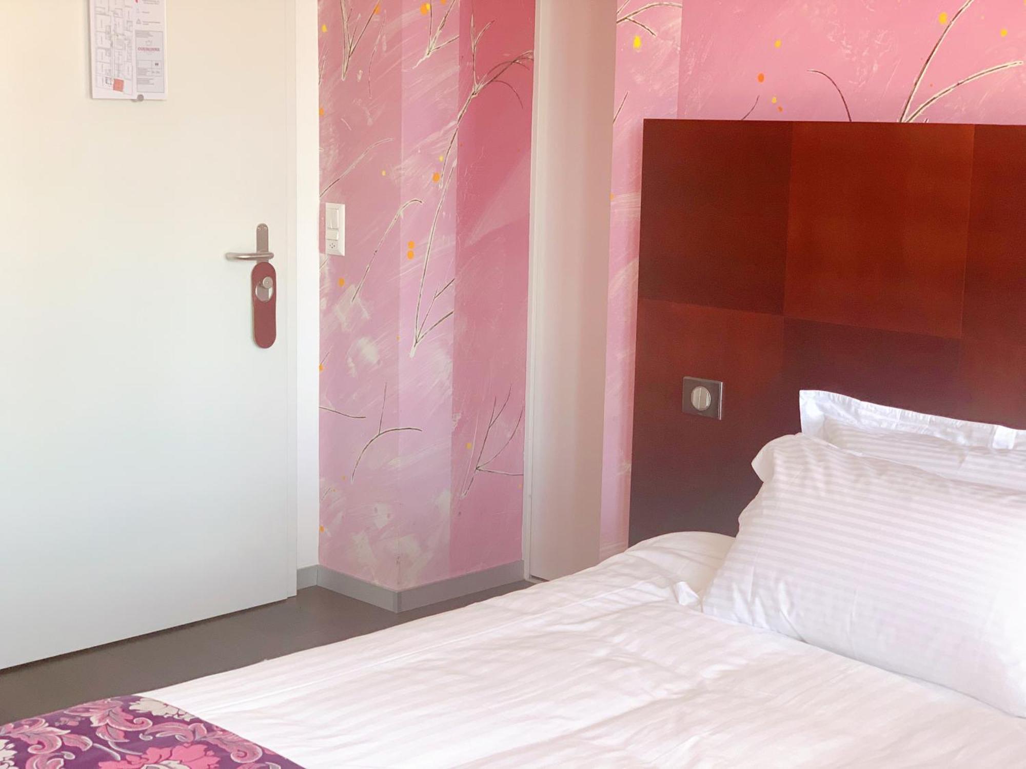 Swiss Hotel La Couronne Avenches Buitenkant foto